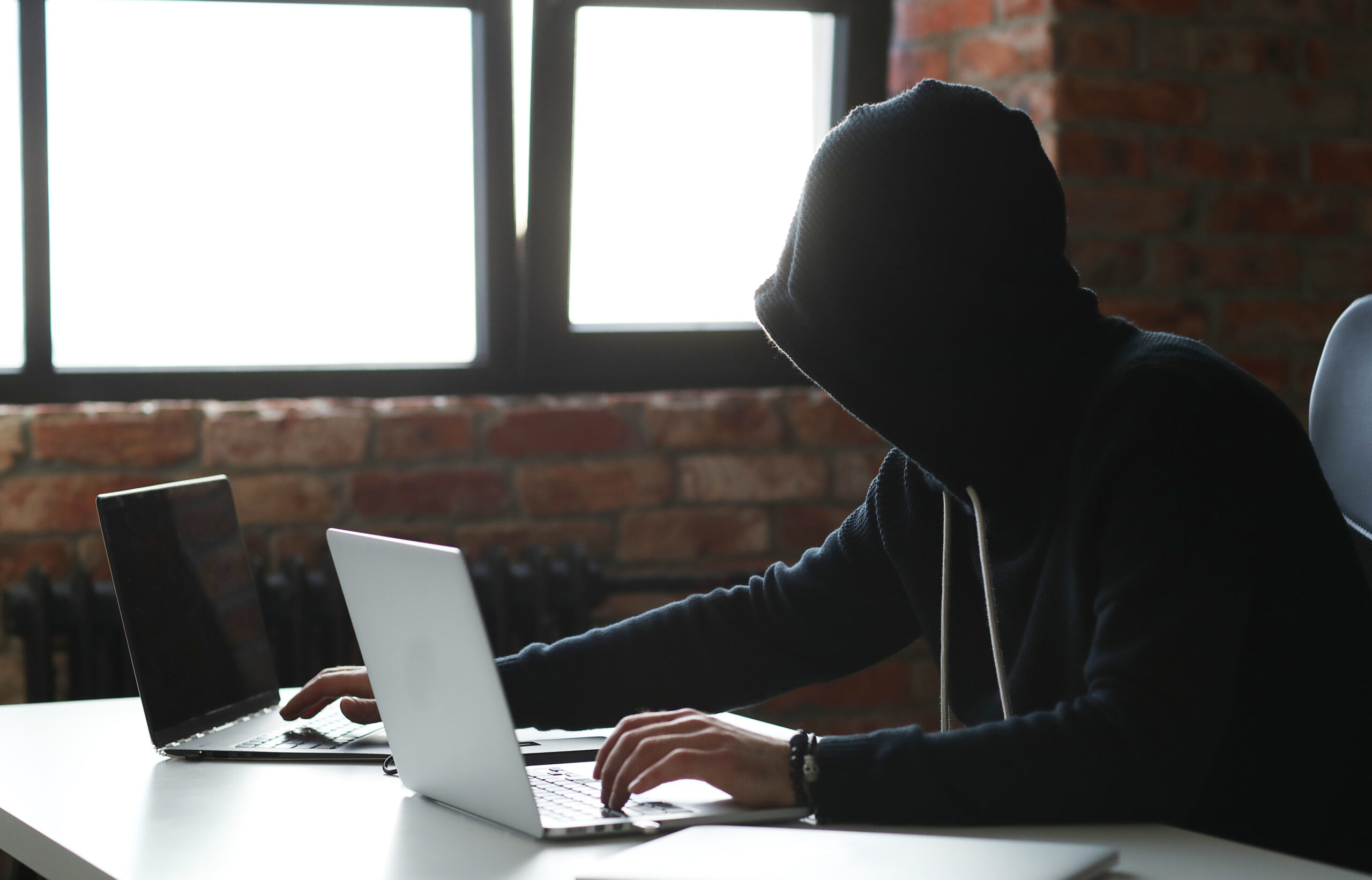 Hacker - fraude economice online