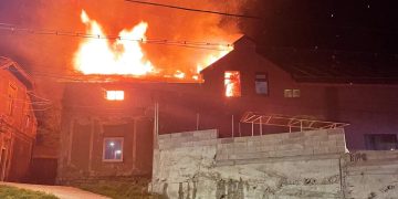Val de incendii în Caraș-Severin, în minivacanța de Paște: locuințe afectate și intervenții în lanț ale pompierilor